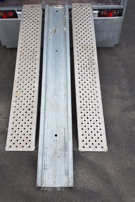 Remorque bâchée motorisée 750 kg 3