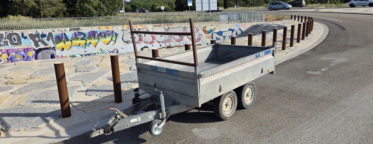 Remorque 250cm x 160cm, benne hydraulique PTAC 2100kg 2