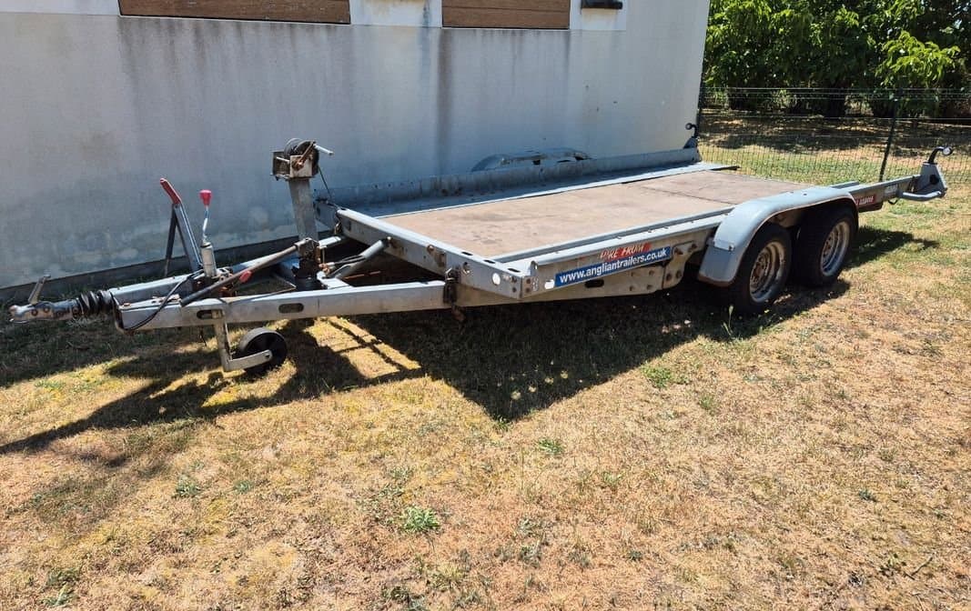 Remorque porte-voiture Fountain Trailers 3T – Double essieu AL-KO – Châssis galvanisé